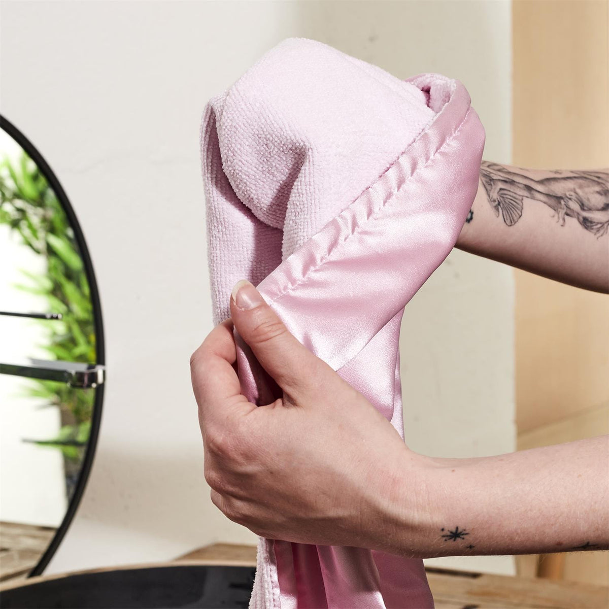 Alpha 55 Serviette microfibre réversible avec finition satinée,  2 assortiments